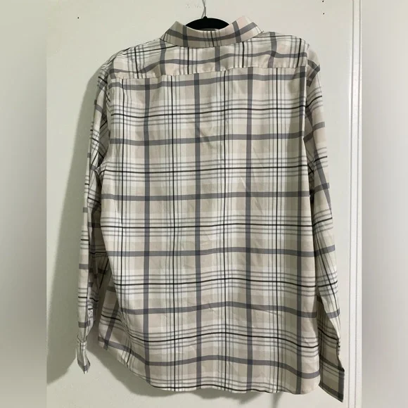 Men’s button down shirt - Picture 4 of 6